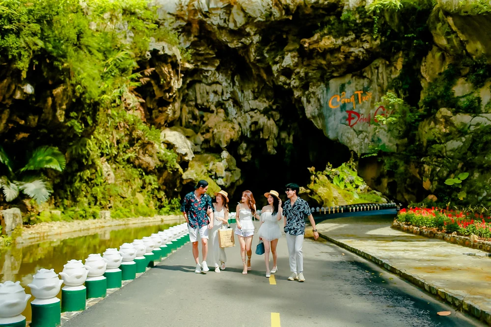 Cổng Trời Đông Giang (2 ngày 1 đêm)