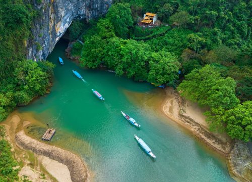 Vương quốc hang động’ ở Quảng Bình