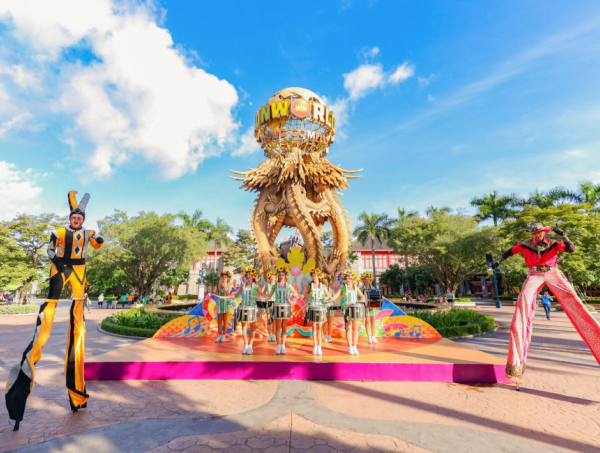 Đến Hạ Long tham gia lễ hội Rồng và xem trình diễn drone dịp 30/4