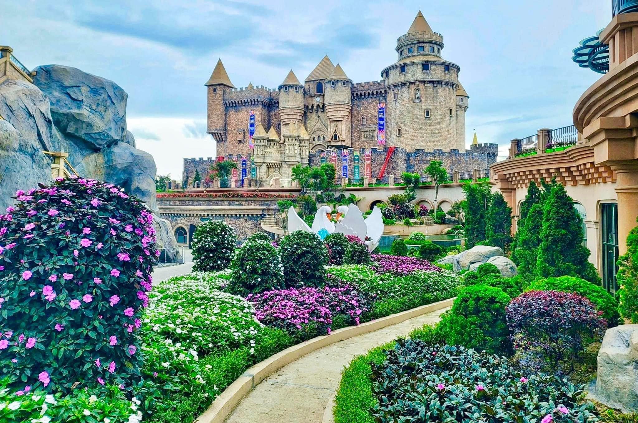 Tour Sơn Trà - Ngũ Hành Sơn - Hội An - Bà Nà Hills 2N1Đ